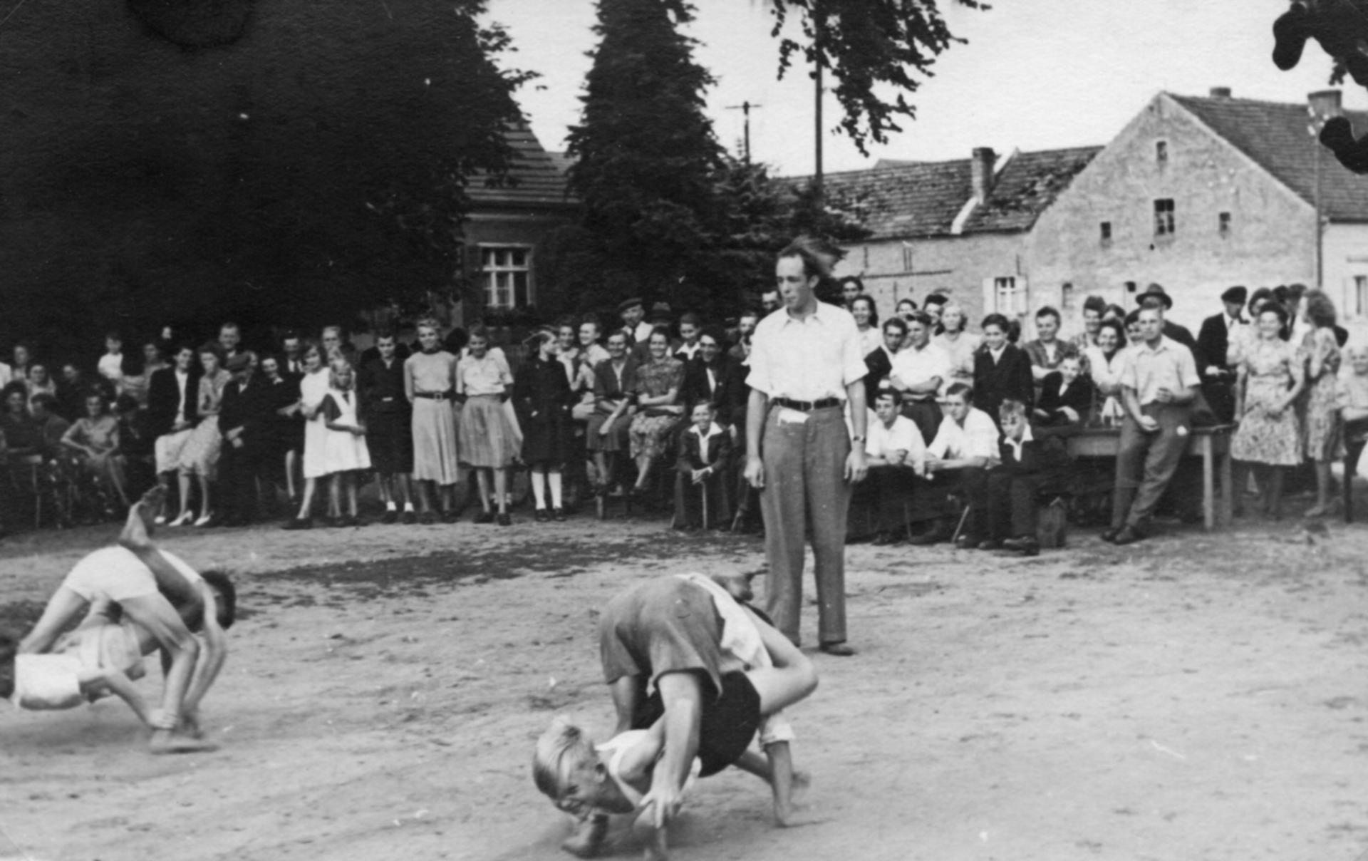 Kinderfest 1951 Bildmitte Wolfgang Köhler