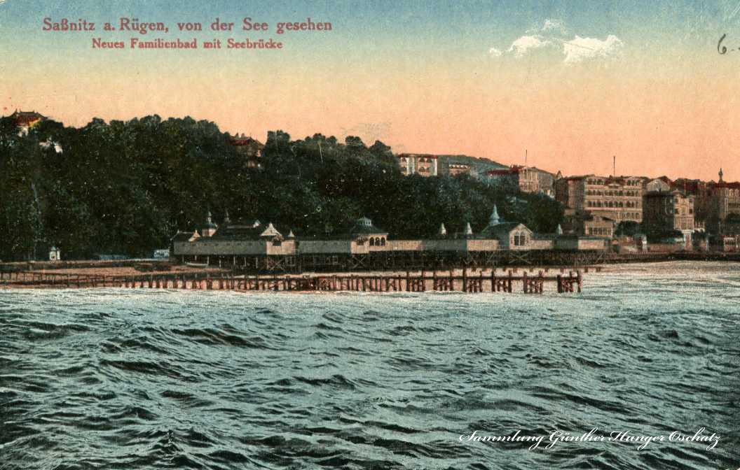 Sassnitz a. Rügen  von der See gesehen Neues Familienbad  mit Seebrücke
