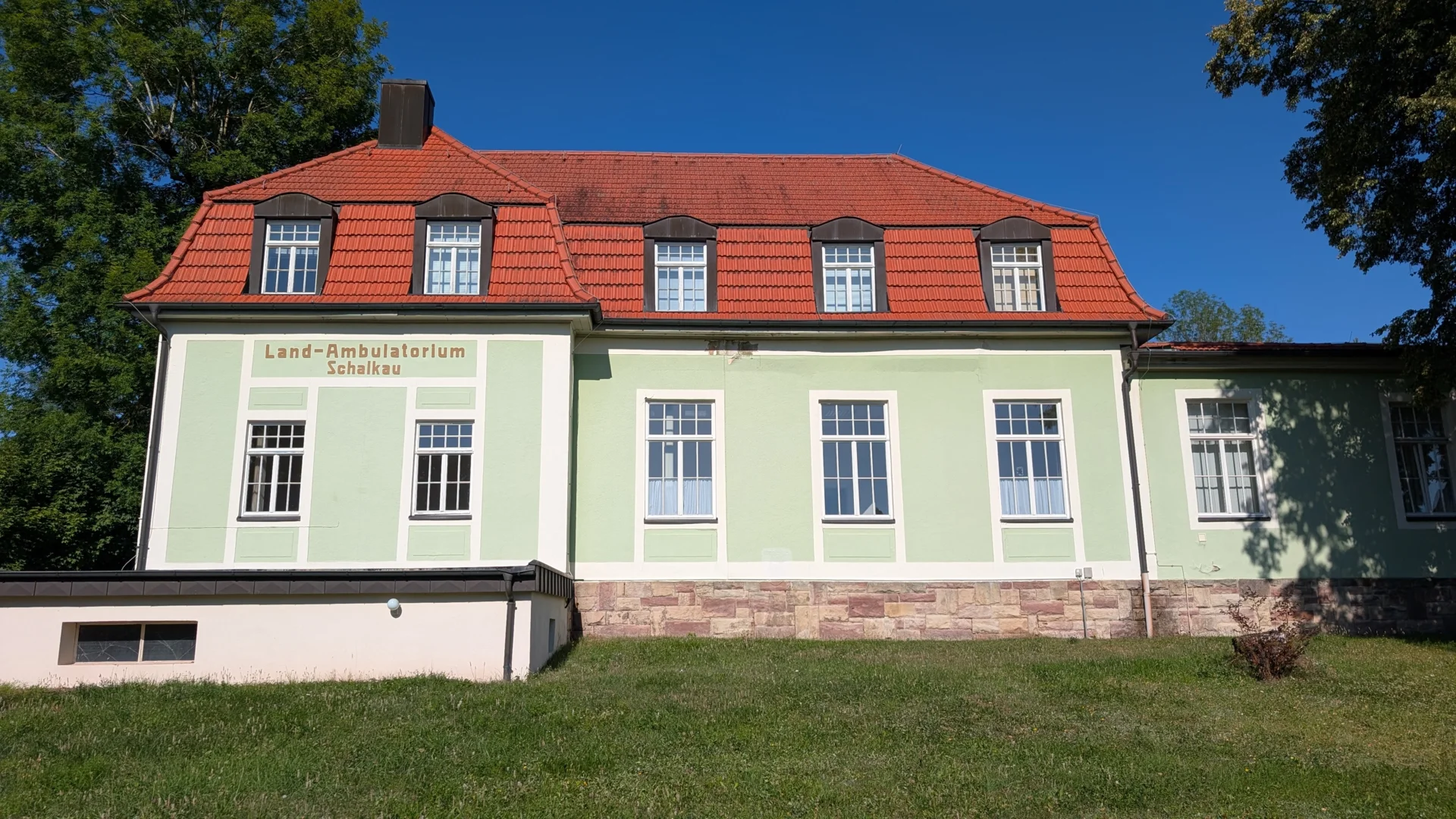 Frontansicht Landambulatorium