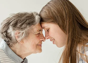 grossmutter-verbringt-viel-zeit-mit-der-familie
