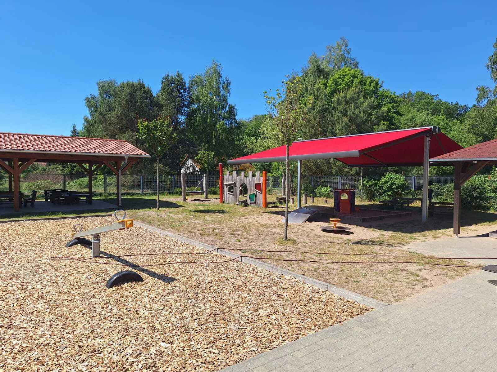 Kita_Alhuettendorf_Aussenbereich_004