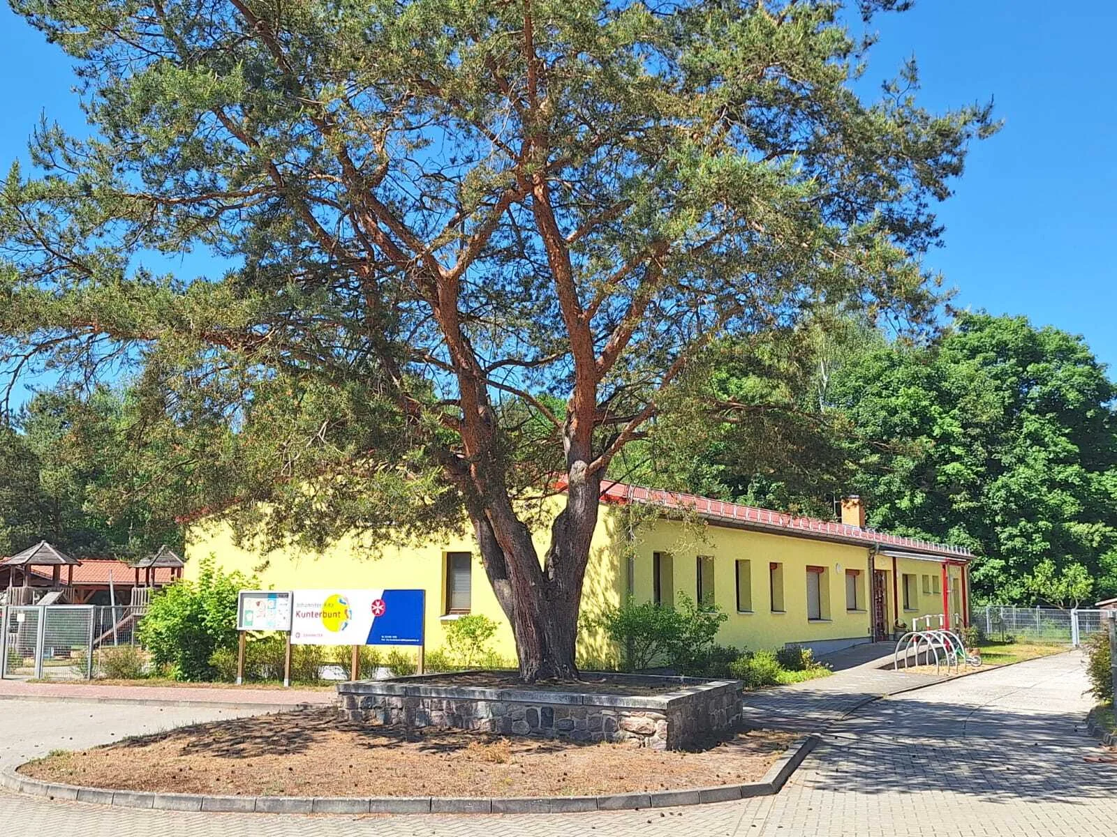 Kita_Alhuettendorf_Aussenbereich_002