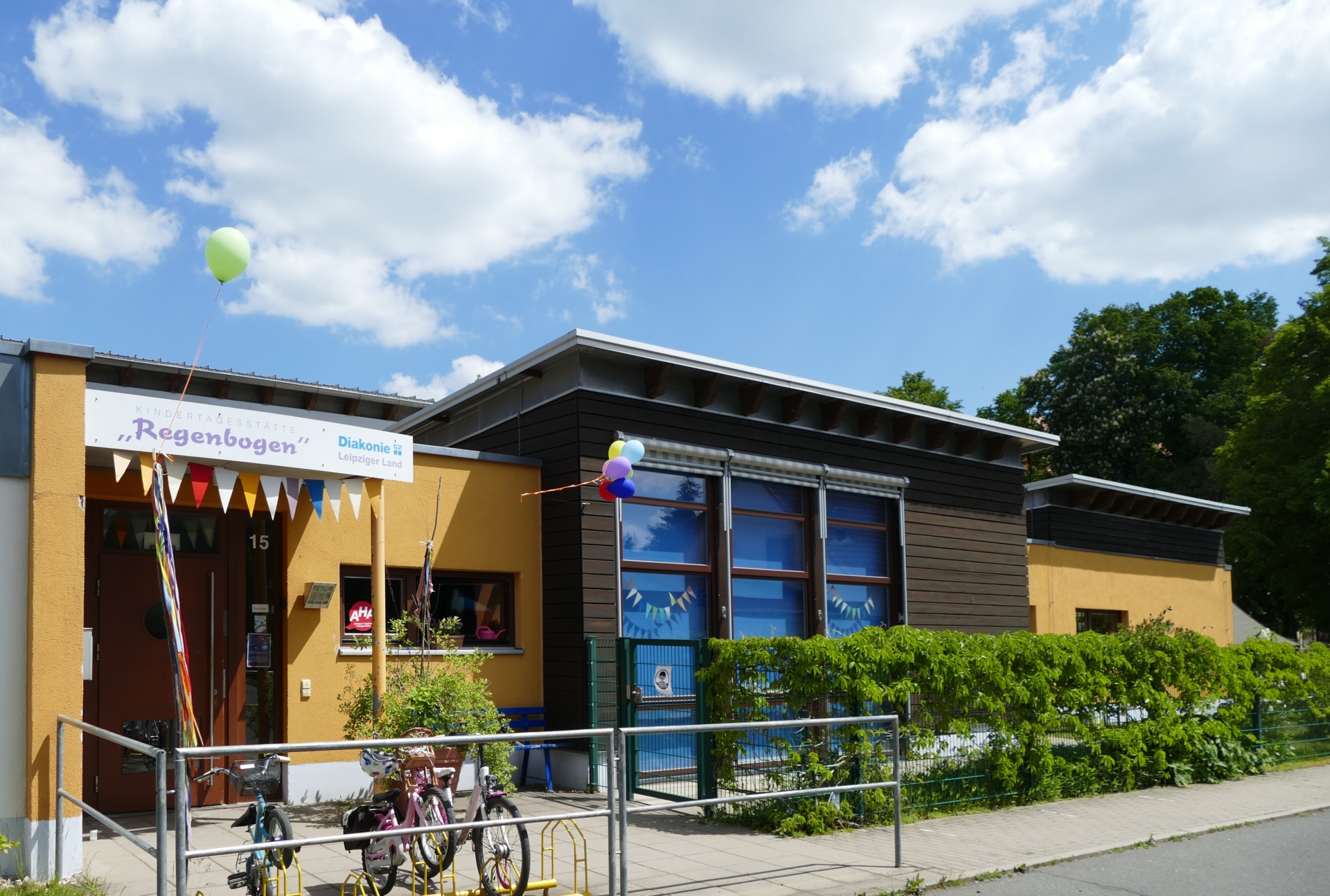 fassade_kita_regenbogen_naunhof