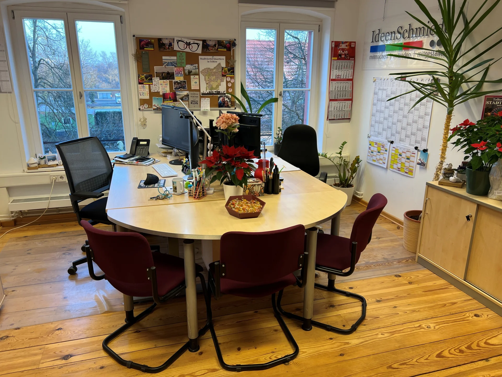 Büro Diana und Olivia_2