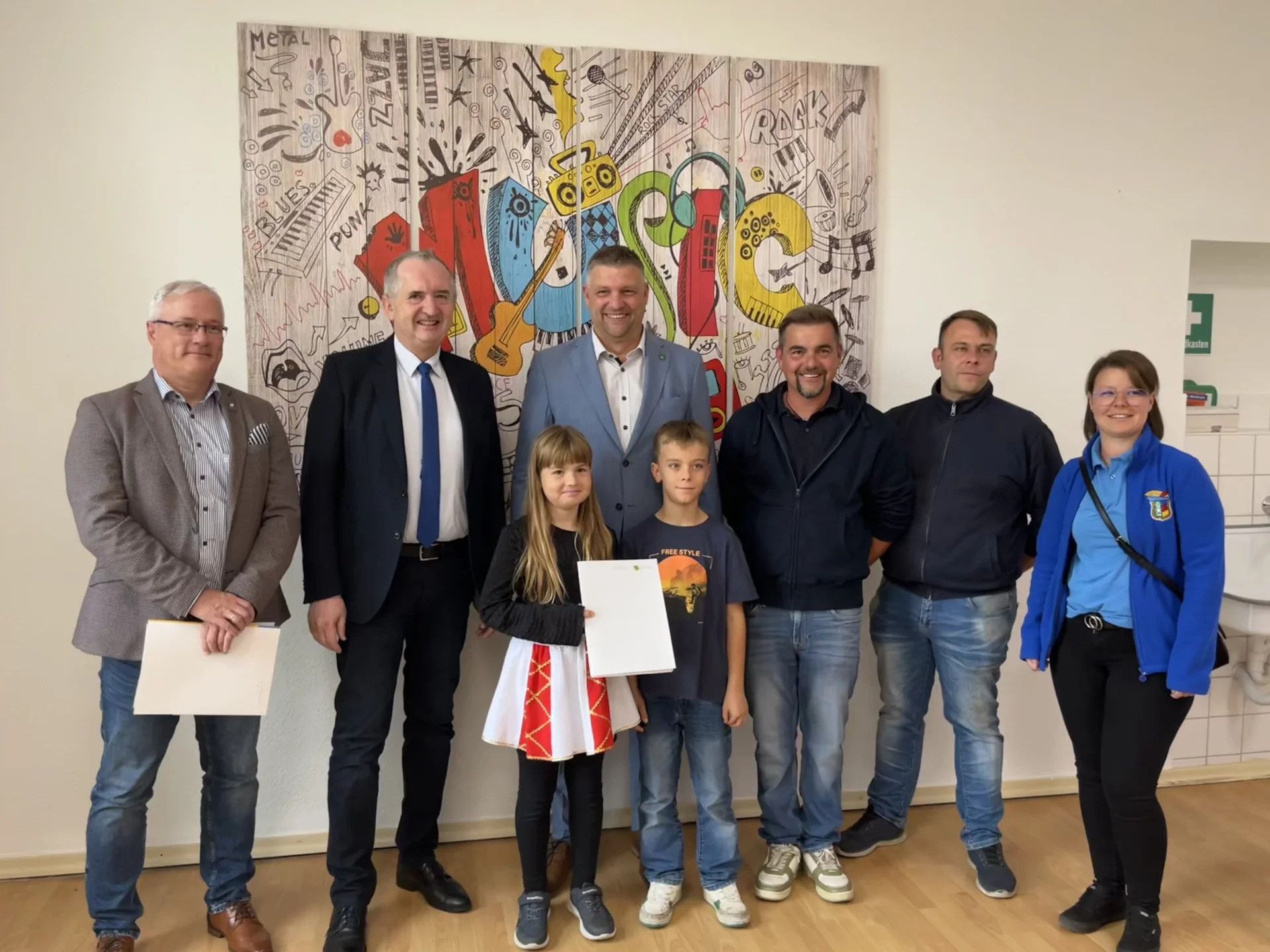 Übergabe Fördermittelbescheid für Arbeiten am Vereinshaus Ottendorf-Okrilla