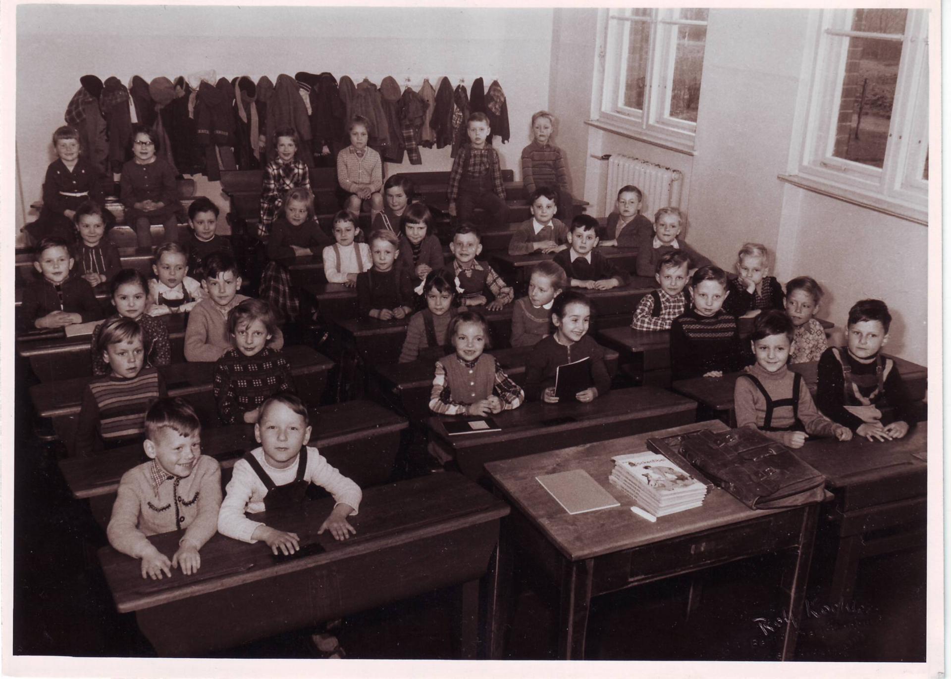 Einschulung  Klasse 1 c Apr.1957