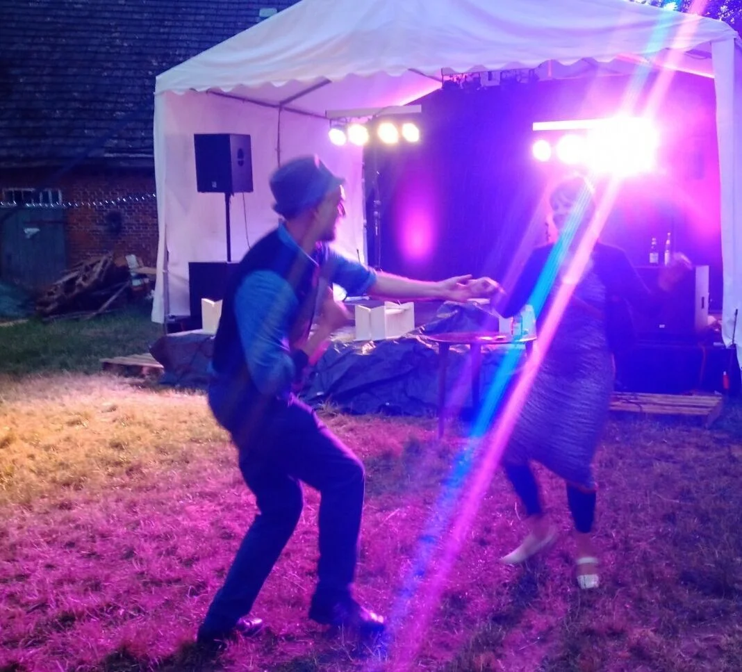 Bild vom Swing im Chapeau 01