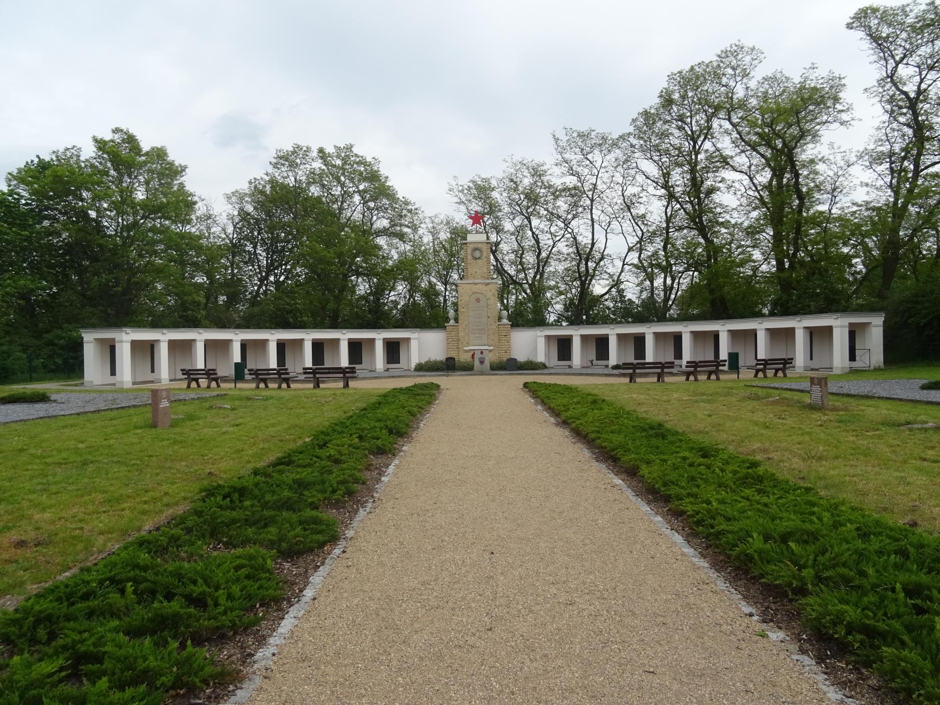 Russische Kriegsgräberstätte in Lebus Foto: InfoPunkt Lebus