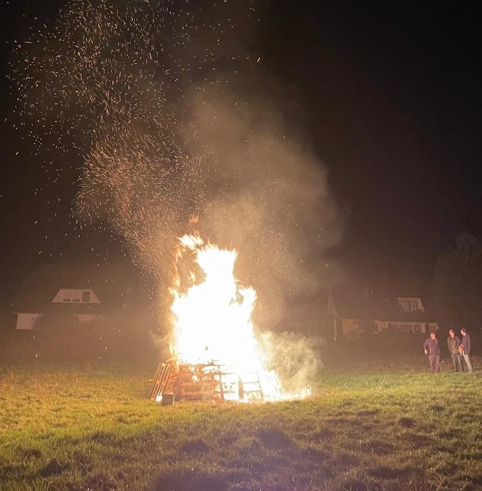 Martinsfeuer24