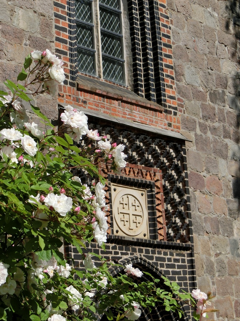 Außenansicht des Emblems des Kloster Stifts