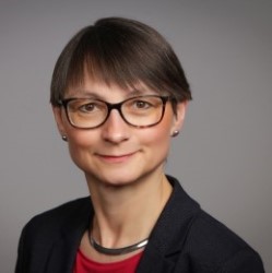 Dr. Elisabeth Peper