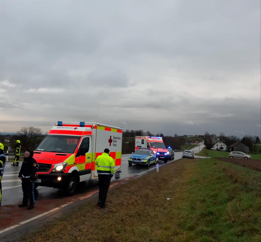 Verkehrsunfall alte B85, Kreuzung Möging 29.11.2019