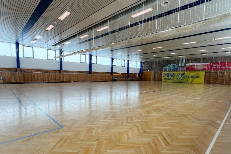 Turnhalle2