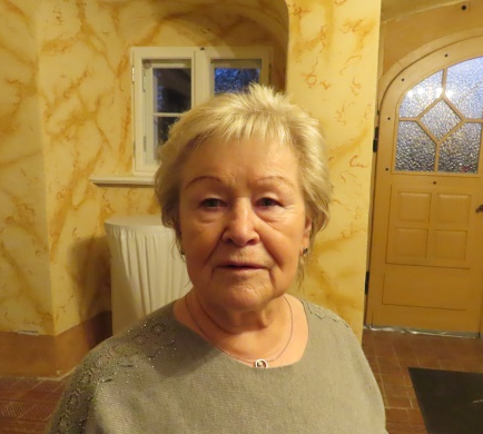 Aushilfskraft Renate Mensch