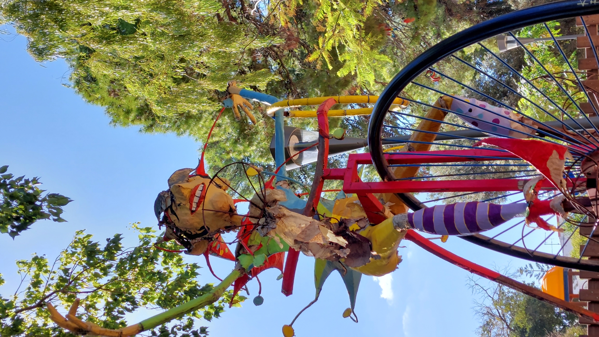 Frau Thiessen im Wald