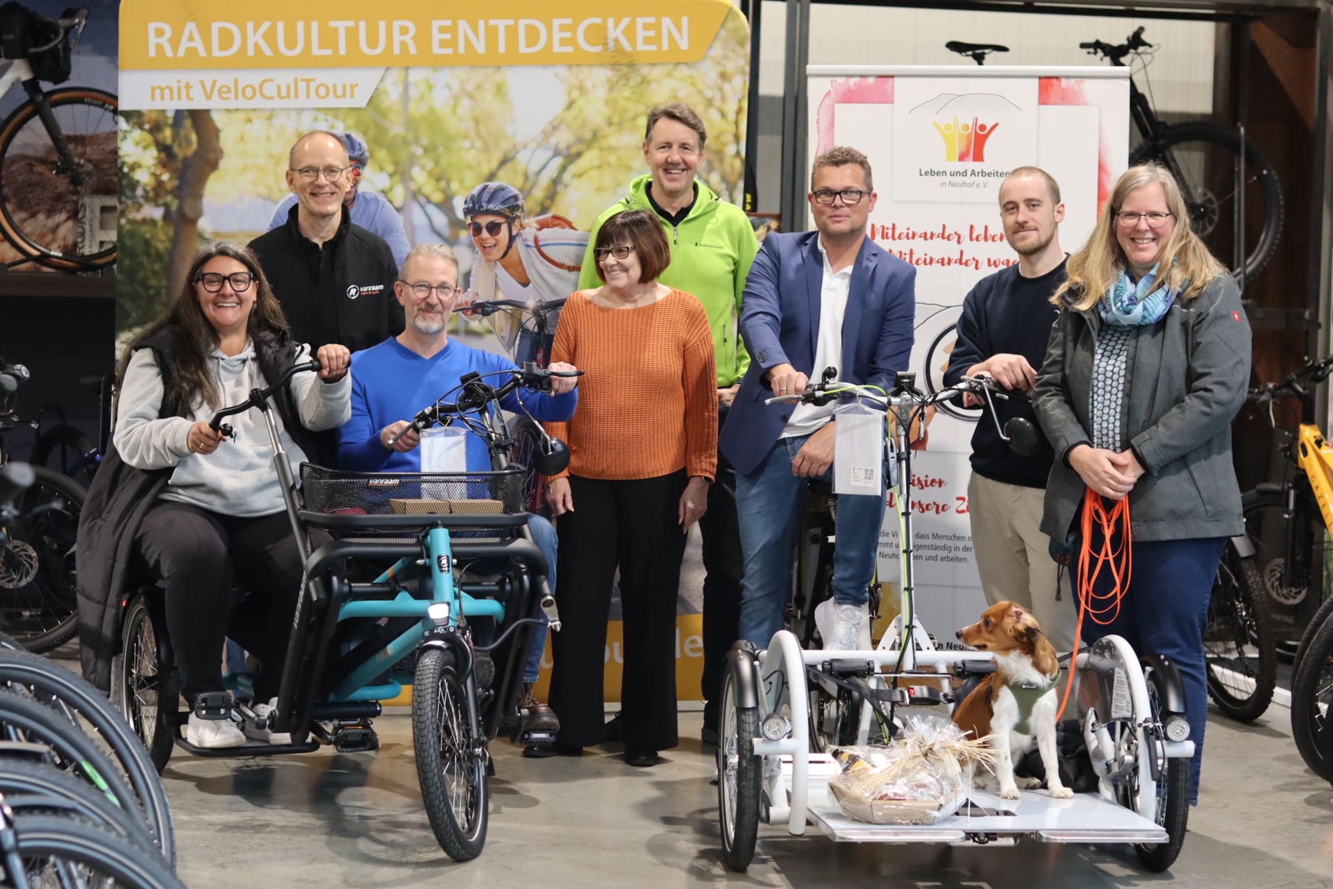 Übergabe der Fahrrader durch Velocultour