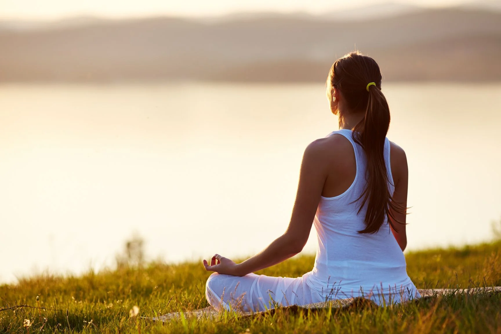 meditation-frau-natur
