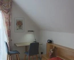 schreibtisch