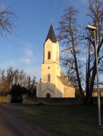 Kirche Sörnewitz.jpg Kirche Sörnewitz.jpg