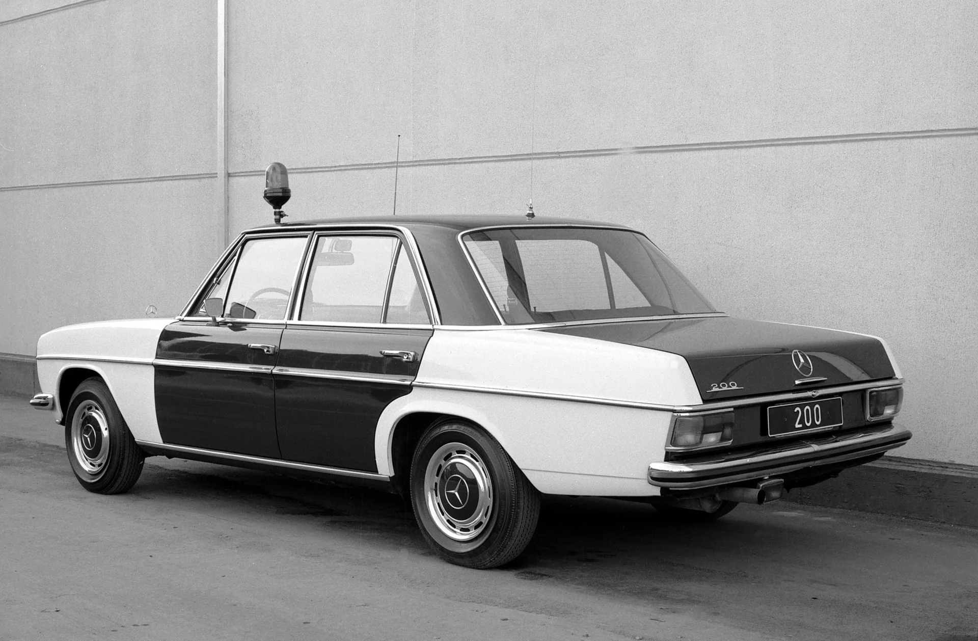 Mercedes Benz Archivfoto 2