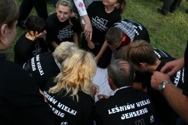 Teamarbeit des schwarzen Teams auf einer Veranstaltung in Drebkau
