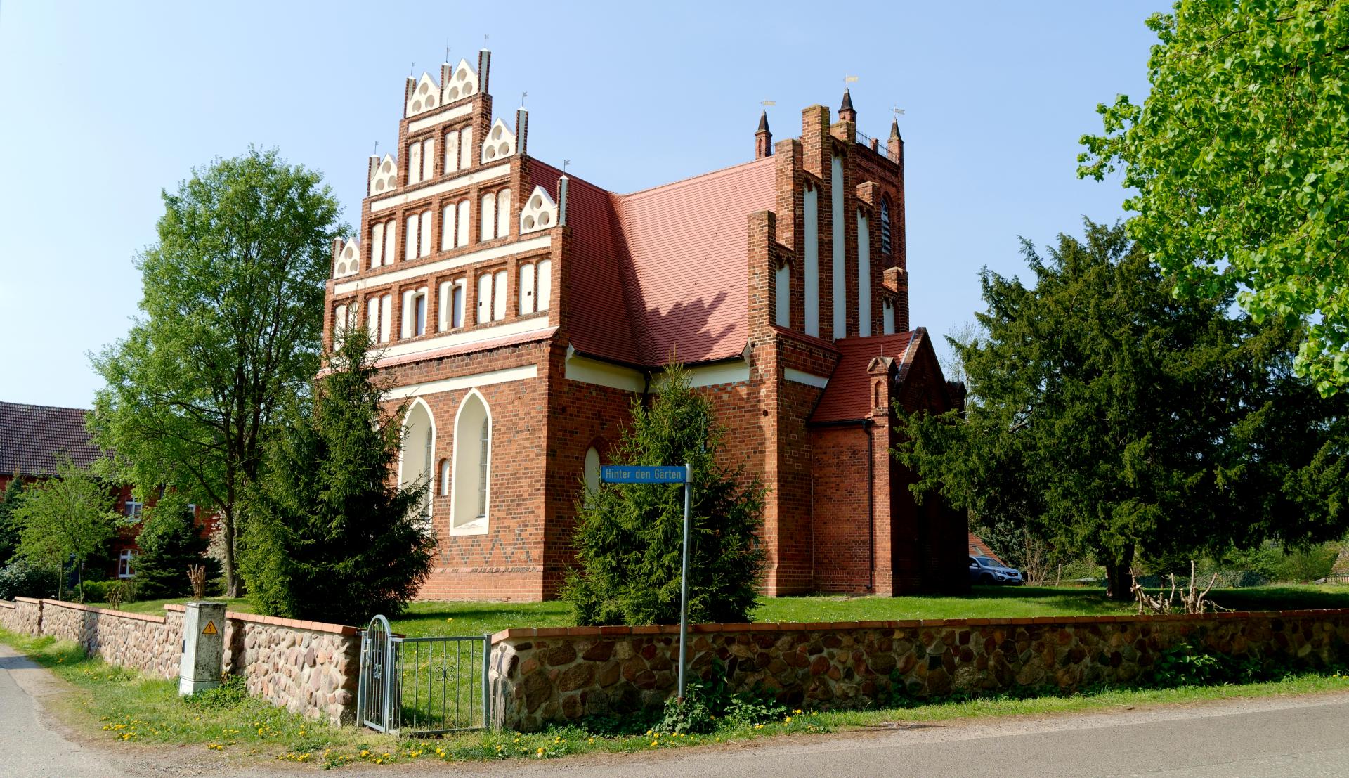 Kirche Leuthen (Foto: Marcel Buchholz)
