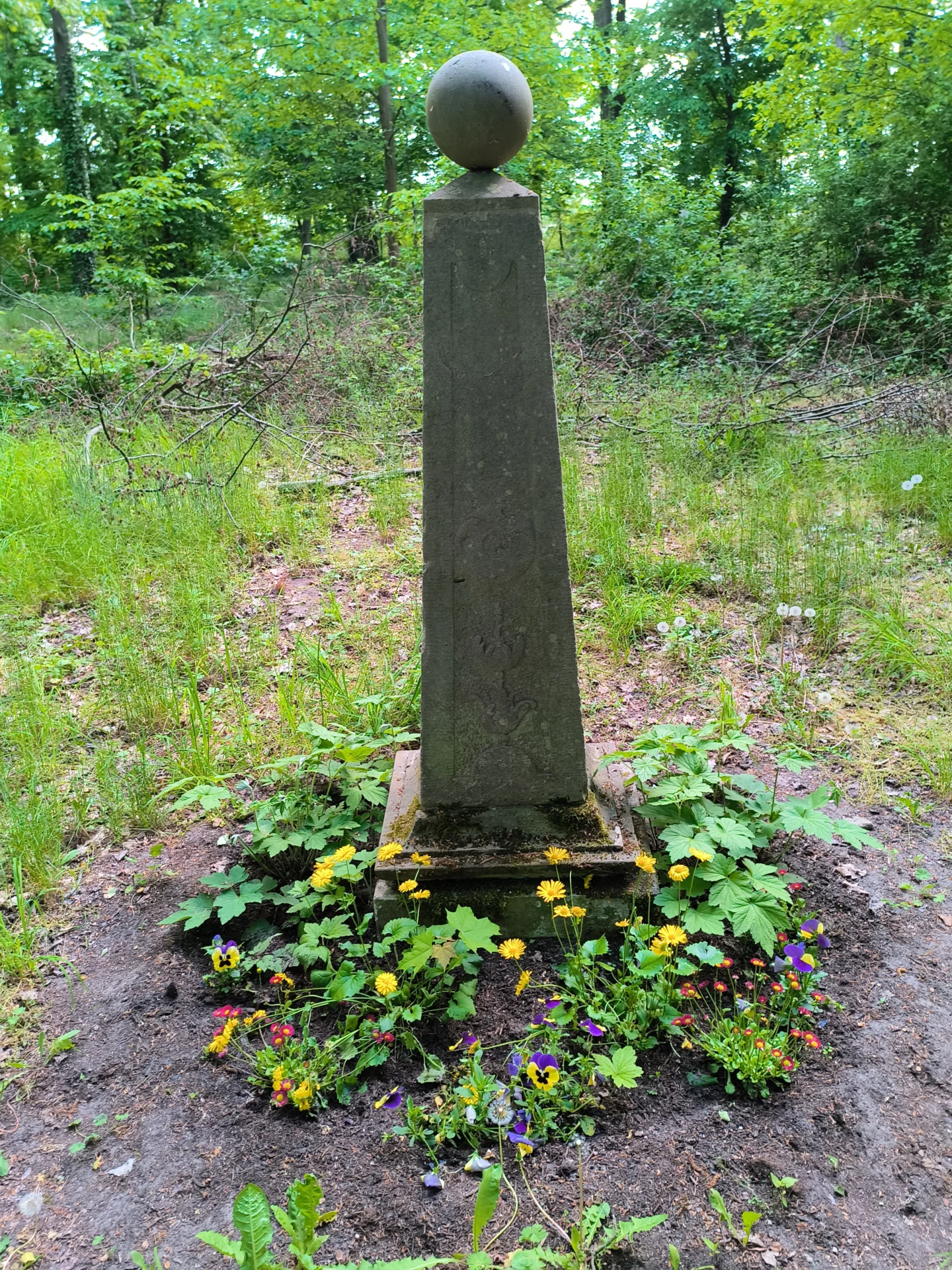 Obelisk-Grenzstein