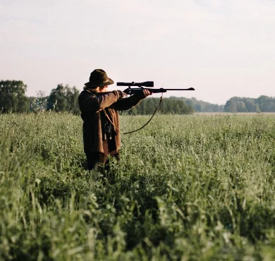 jager-mit-gewehr-in-der-hand
