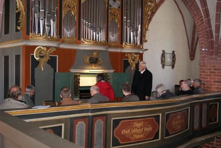Besucher in der Kirsche