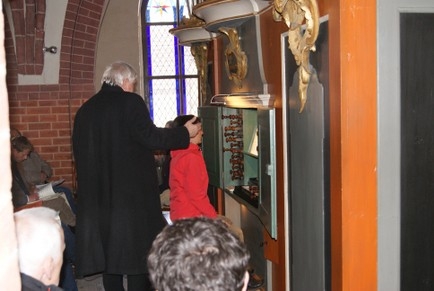 Besucher in der Kirsche