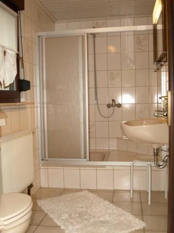 2021_12_fh_bad_mit_dusche