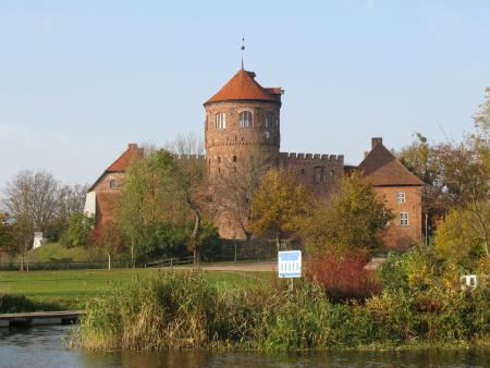 Burg aussen Burg aussen