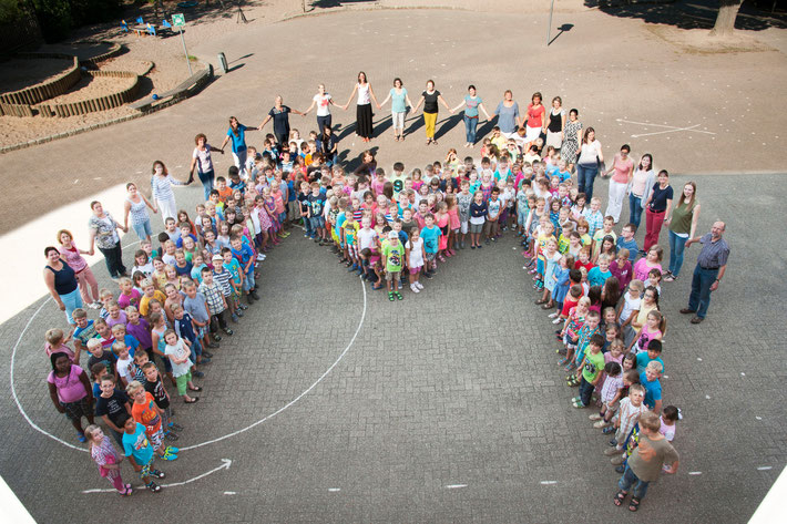 Unsere Schule - Gemeinschaftsbild