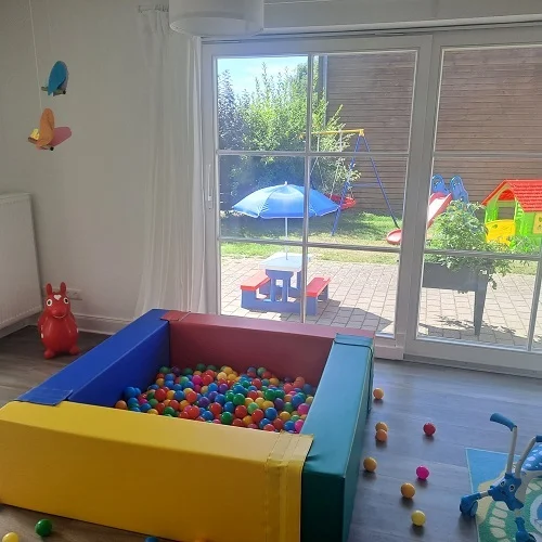 Bällebad Spielzimmer Kindertagespflege Die Löwenzähnchen