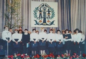 Der Volkschor zum Auftritt 1996 im Kulturhaus