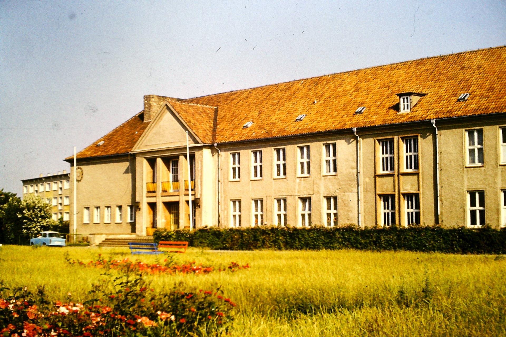 Schule J-C 1976 a