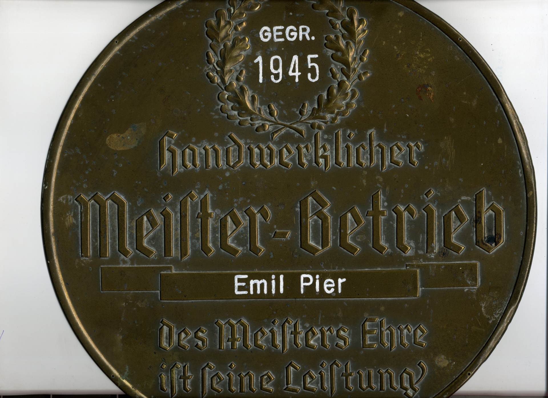 Bronzeschild Gründung Emil Pier