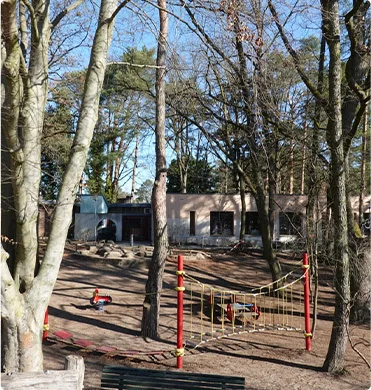 spielplatz-im-fruehjahr