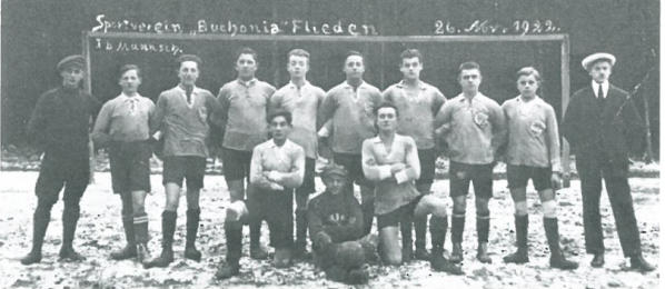 Fußballmannschaft des SV Buchonia Flieden von 1922 mit einigen jüdischen Mitspielern