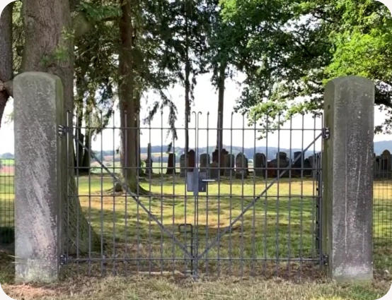 Video: Jüdisch trauern; auf dem jüdischen Friedhof Flieden