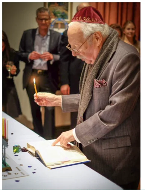 Marie_s cousin Arnold zu Chanukka
