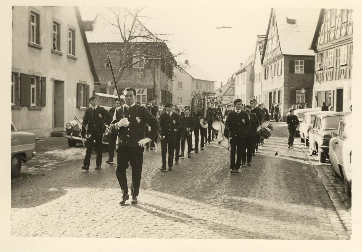 1963