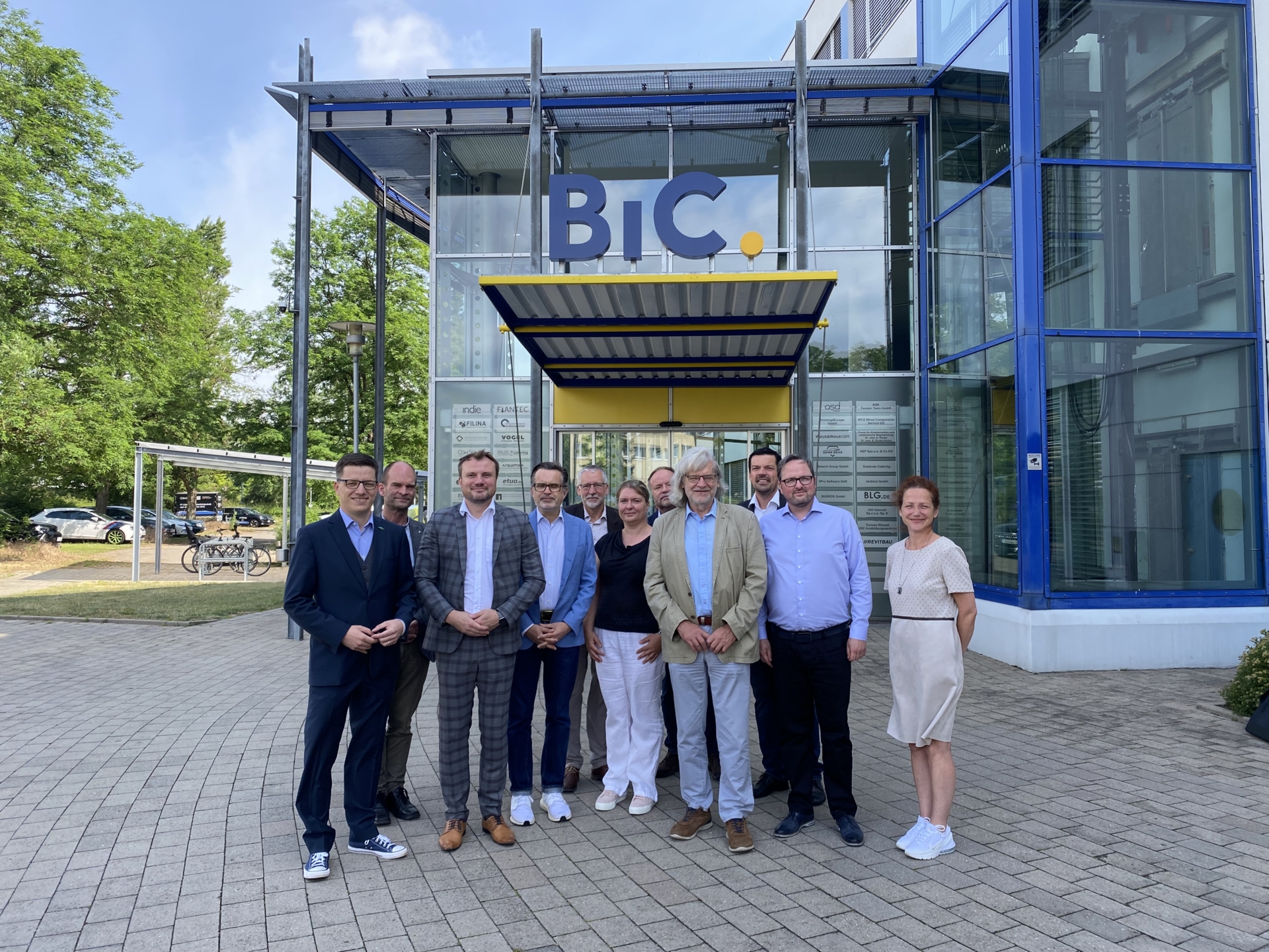 Bildnachweis: Stadtverwaltung Frankfurt (Oder) / Oleksii Kysliak v.l.n.r.: C. Junghanns (FFO), T. Schiwietz (ER), D. Keller (MWAEK), J. E. Börner (BIC), W. Rump (RPG); M. Halw (WFBB), A. Jonas (STIC), R. Schinkel (MOL), Chr. Nüßlein (BIC), S. Gehm (LOS), F. Seifert (OWF)