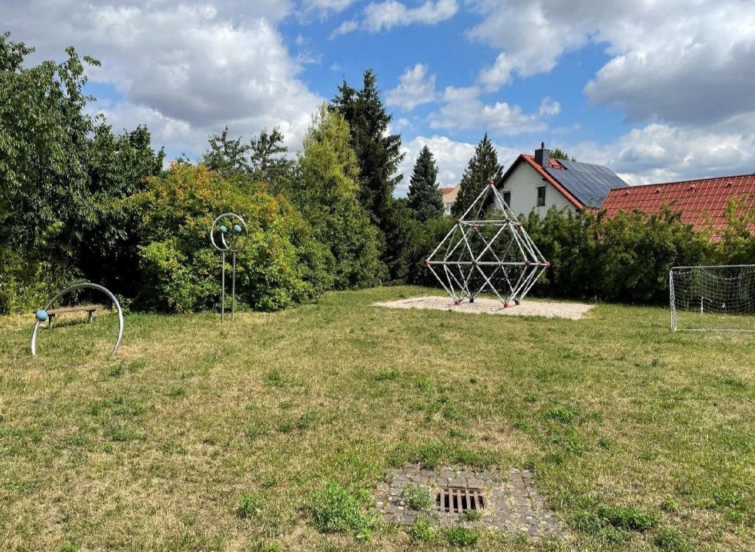 Erweiterung des Spielplatzes in Pflückuff neu