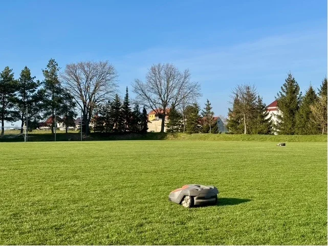 Mähroboter FSV Blau-Weiß Wermsdorf e.V.
