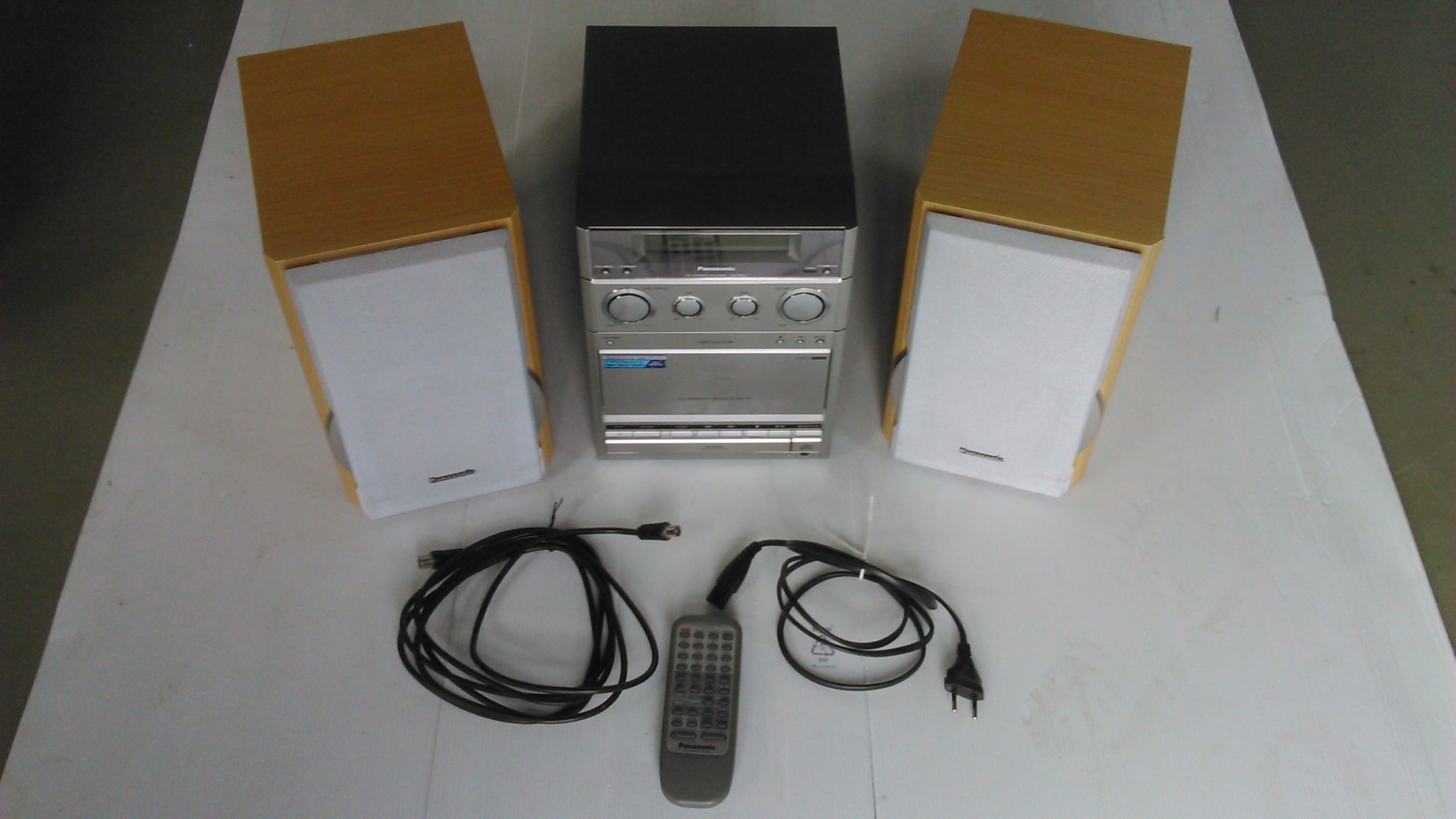 Panasonic CD Stereo System SA-PM22