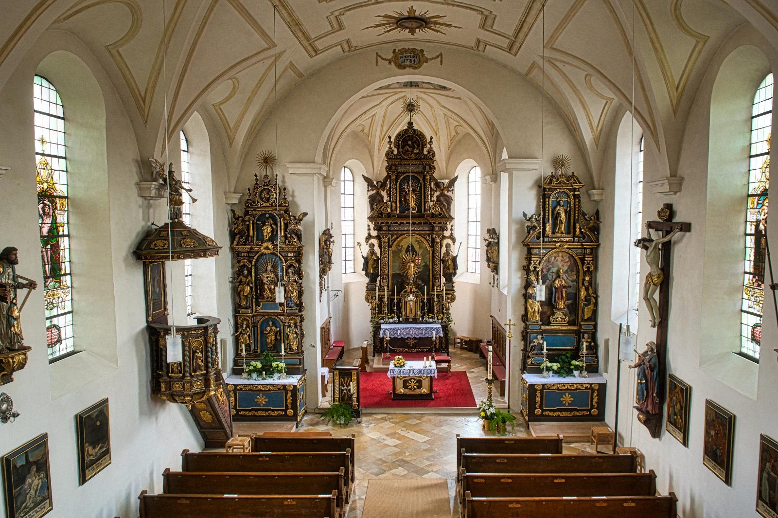 St. Benedikt Innen Richtung Altar