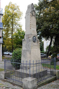 1998: Restaurierung des Emil Jacobs Denkmals