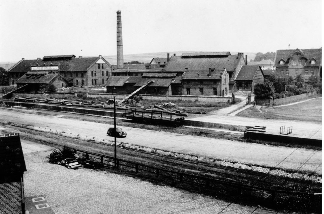 Die Glashuette vom Bahnhof aus gesehen um 1910