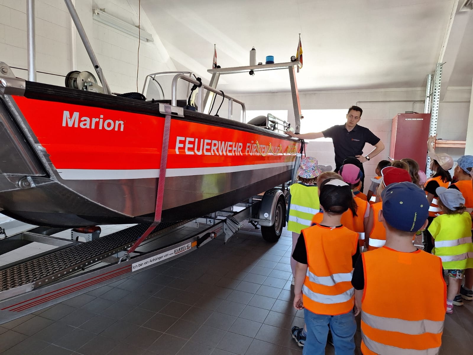 Besuch der Feuerwehr Fürstenwalde- das Löschboot